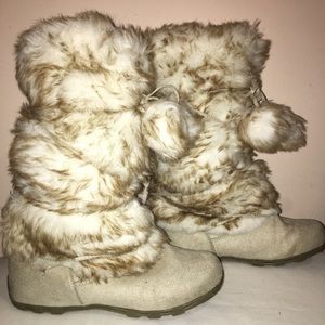 Beige Fur Boots